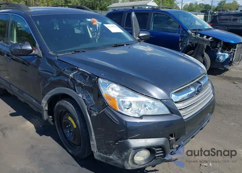 2013 Subaru Outback 2.5I Premium z USA, uszkodzony, nr VIN 4S4BRBCC9D3268979